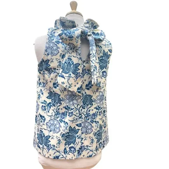 Tuckernuck Blue and White Floral Blouse - Picture 4 of 15